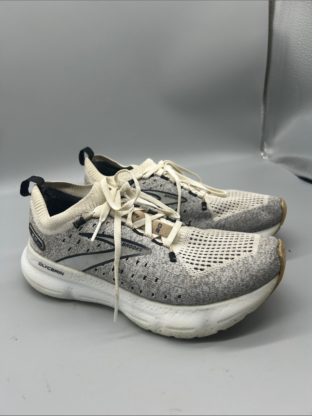 Brooks Glycerin StealthFit 20 Womens 7.5 Cream White Running Sneakers